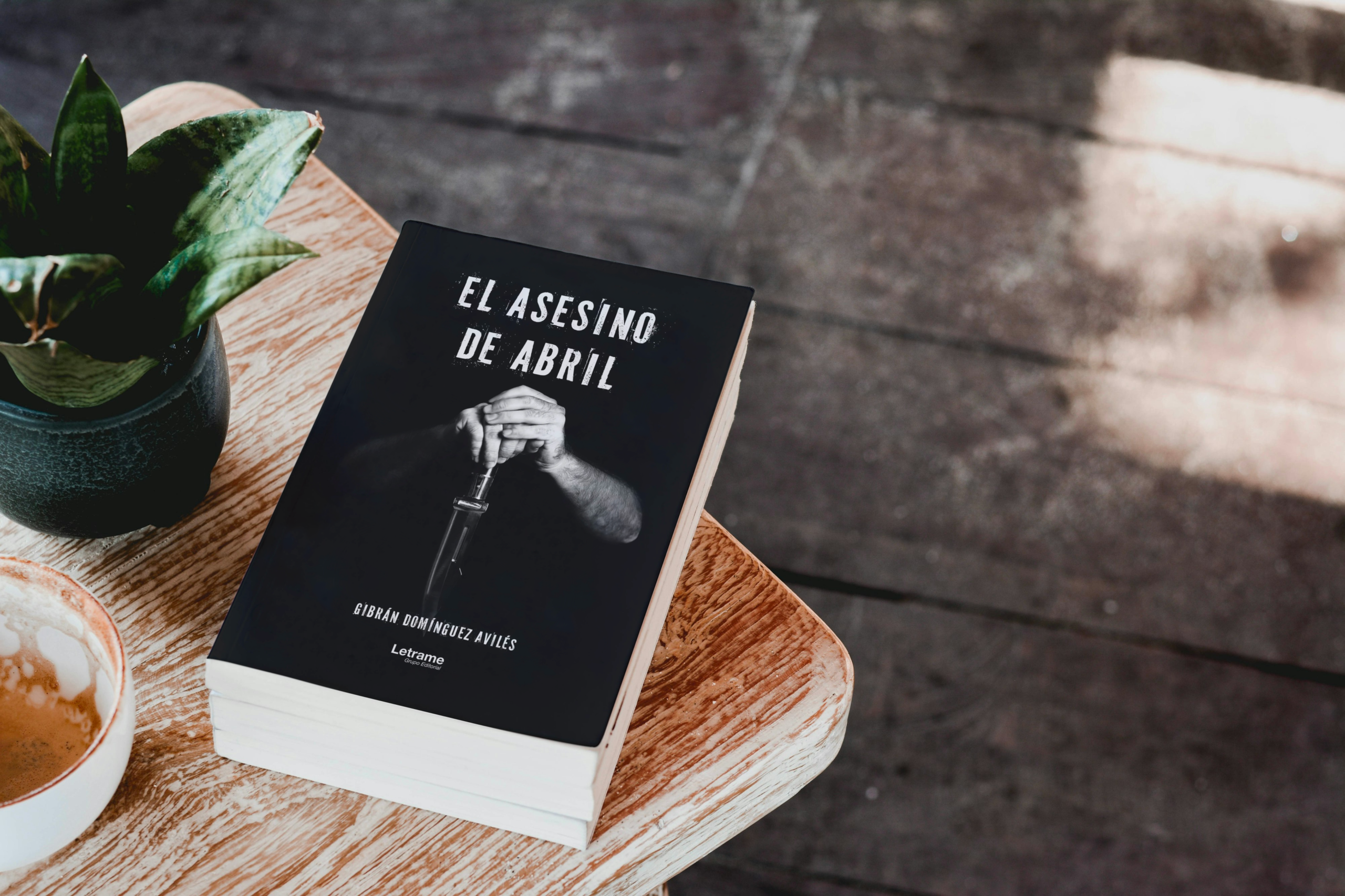 Gibran Domínguez Avilés sorprende con El Asesino de Abril