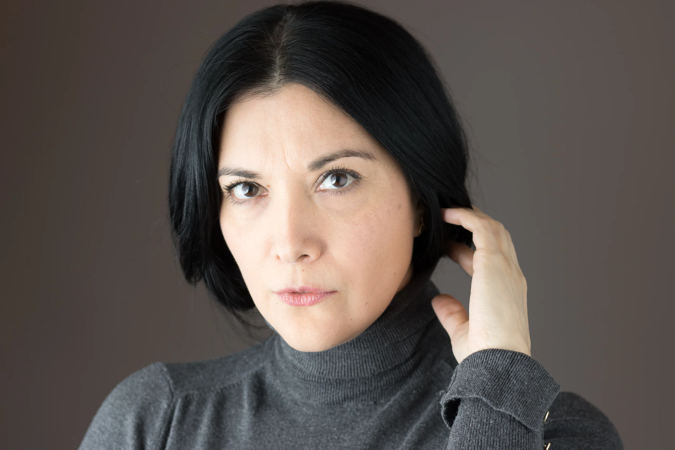 Minerva Velasco Noriega convierte la memoria en arte poético en su nuevo libro Postales