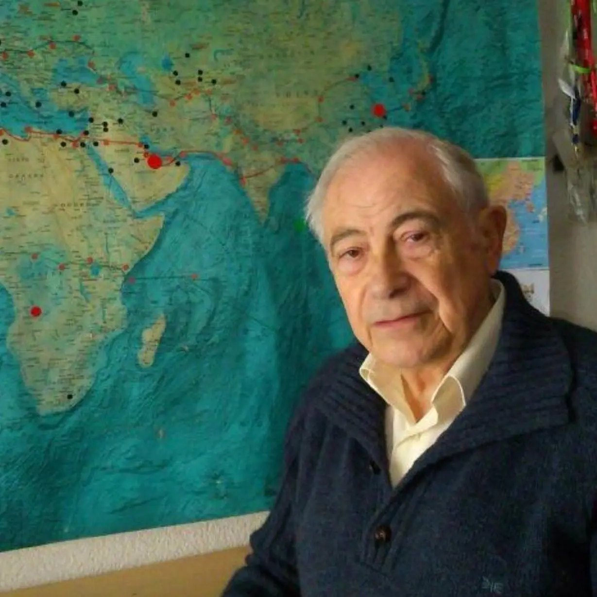 Ángel Rodríguez Vergara: de la realidad del comercio internacional a la ficción literaria